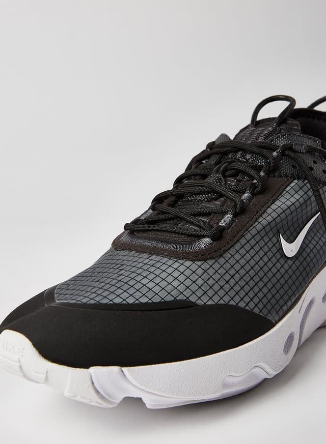 React Live Sneakers Black/White-Dk Smoke Grey